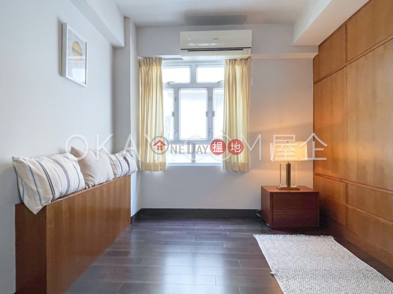 HK$ 8.5M | Shung Ming Court | Wan Chai District | Lovely 1 bedroom on high floor with rooftop | For Sale