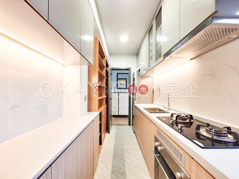 HK$ 39,000/ month | Ying Piu Mansion Western District | Unique 3 bedroom on high floor with sea views | Rental