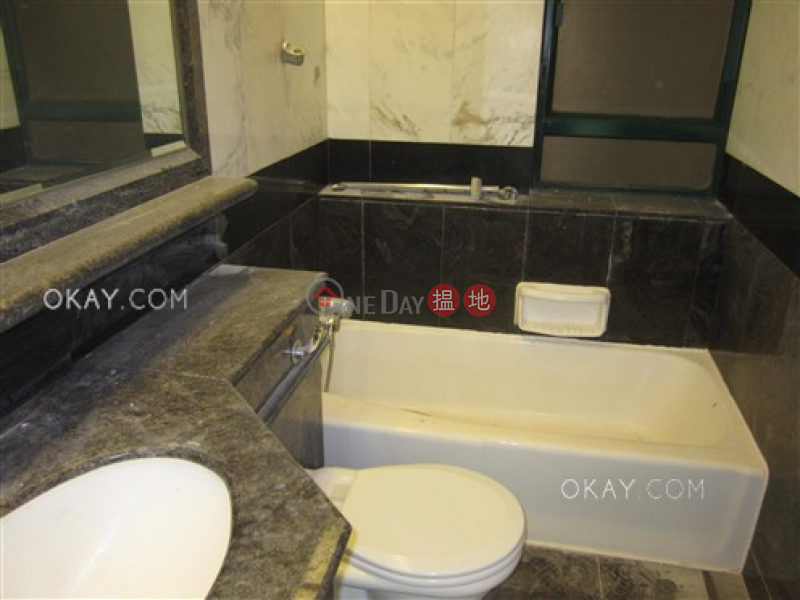 Popular 2 bedroom with parking | Rental, Hillsborough Court 曉峰閣 Rental Listings | Central District (OKAY-R10680)
