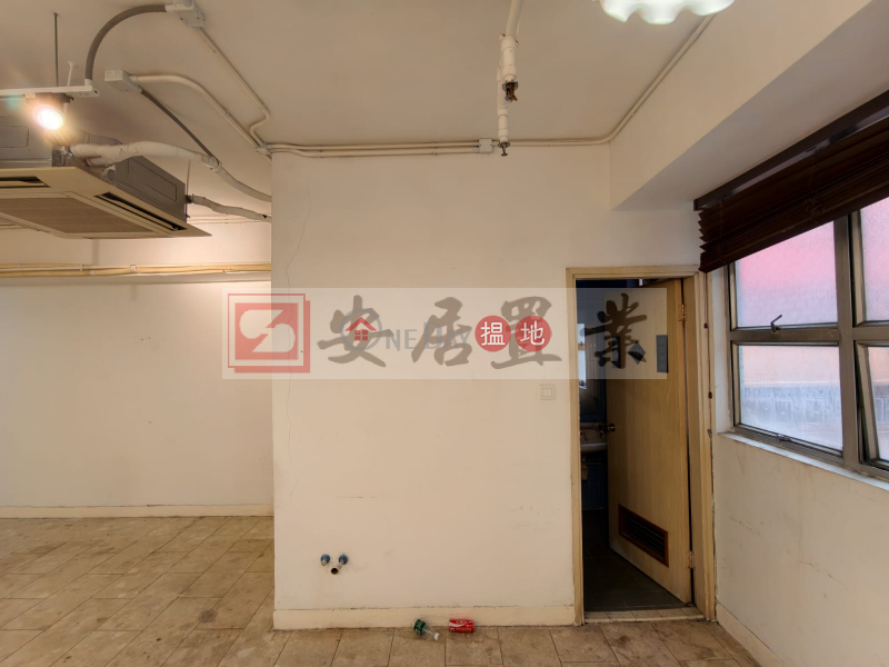 HK$ 22,000/ month Camel Paint Building Kwun Tong District 安居工商 何生 ３座 特色商店街 觀塘最旺