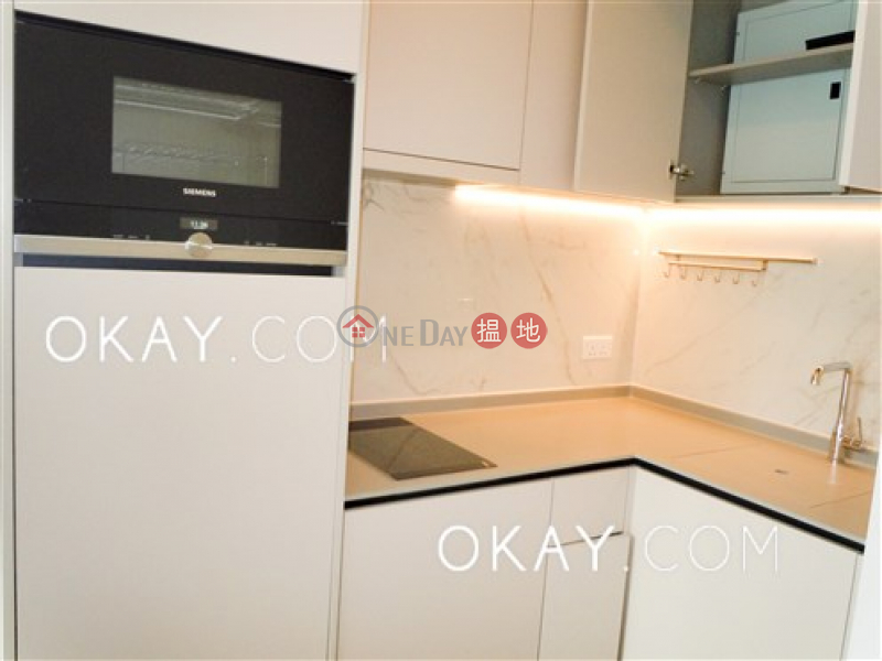 HK$ 27,200/ month, Resiglow Pokfulam Western District, Cozy 1 bedroom with balcony | Rental