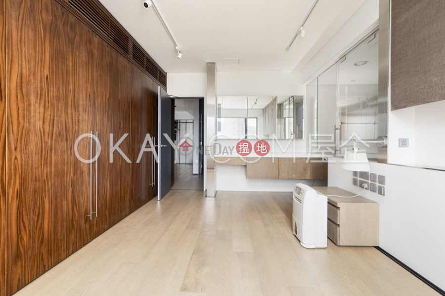 HK$ 3,200萬|松柏新邨|灣仔區-3房2廁,實用率高,連車位,露台松柏新邨出售單位