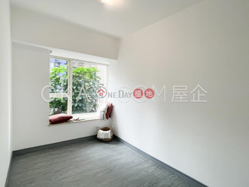 Tasteful 3 bedroom with balcony | For Sale | Centrestage 聚賢居 Sales Listings