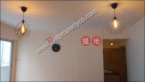 Big unit with balcony for rent in Mid-Level Central | Garfield Mansion 嘉輝大廈 _0