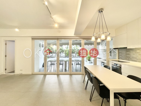 Nicely kept 3 bedroom with terrace & parking | For Sale | Grand Court 嘉蘭閣 _0