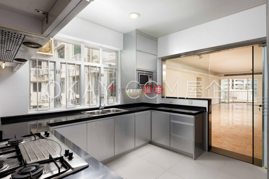 HK$ 68,800/ month Pearl Gardens, Western District Efficient 4 bedroom with balcony & parking | Rental