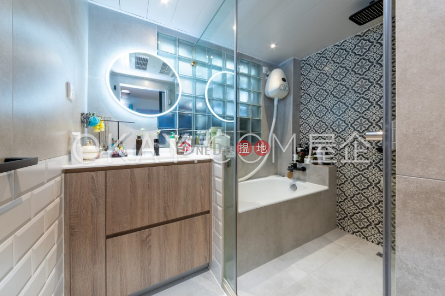 Property Search Hong Kong | OneDay | Residential Sales Listings | Nicely kept 2 bedroom in Sai Ying Pun | For Sale