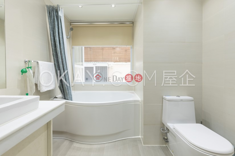 HK$ 22.5M, Discovery Bay, Phase 11 Siena One, Block 50 | Lantau Island, Luxurious 3 bedroom in Discovery Bay | For Sale