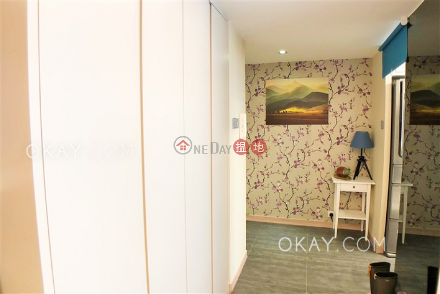 Efficient 2 bedroom with balcony | For Sale | Village Tower 山村大廈 Sales Listings