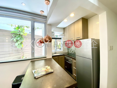 Gorgeous 3 bedroom in Central | Rental, Escapade 靜安居 | Central District (OKAY-R225981)_0