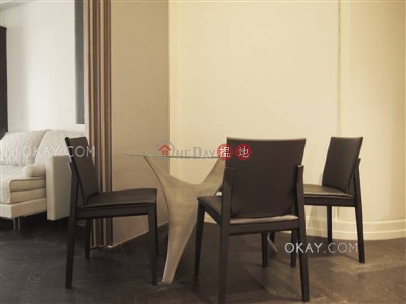 HK$ 30,000/ month | Castle One By V, Western District Gorgeous 1 bedroom with balcony | Rental