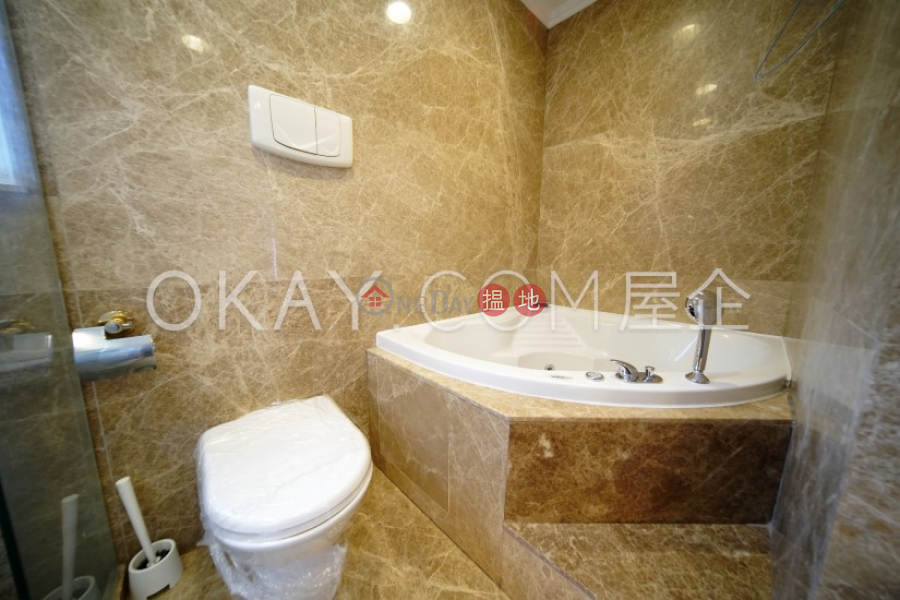 Gorgeous house with parking | For Sale, Las Pinadas 松濤苑 Sales Listings | Sai Kung (OKAY-S285911)