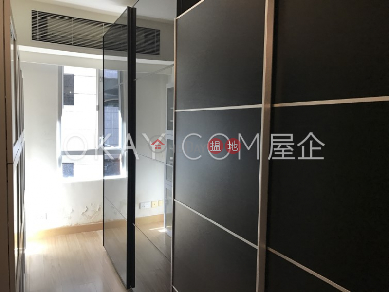 Tasteful 2 bedroom with balcony & parking | Rental | Woodland Gardens 華翠園 Rental Listings