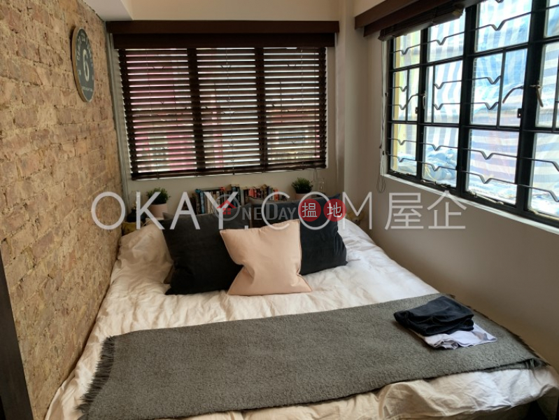 Cozy 1 bedroom on high floor with rooftop | Rental | 10-14 Gage Street 結志街10-14號 Rental Listings