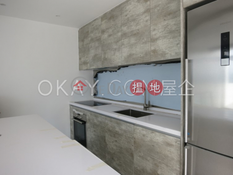 Stylish 2 bed on high floor with harbour views | Rental | Kingston Building Block B 京士頓大廈 B座 _0