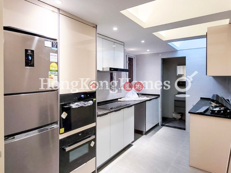 3 Bedroom Family Unit for Rent at Kingston Building Block B | Kingston Building Block B 京士頓大廈 B座 Rental Listings