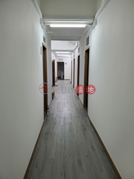 With windows, flat rent, newly renovated, practical studio | Hang Wai Industrial Centre 恆威工業中心 Rental Listings