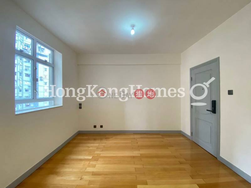 3 Bedroom Family Unit for Rent at Tak On Mansion | 32-34 Morrison Hill Road | Wan Chai District, Hong Kong Rental HK$ 30,000/ month