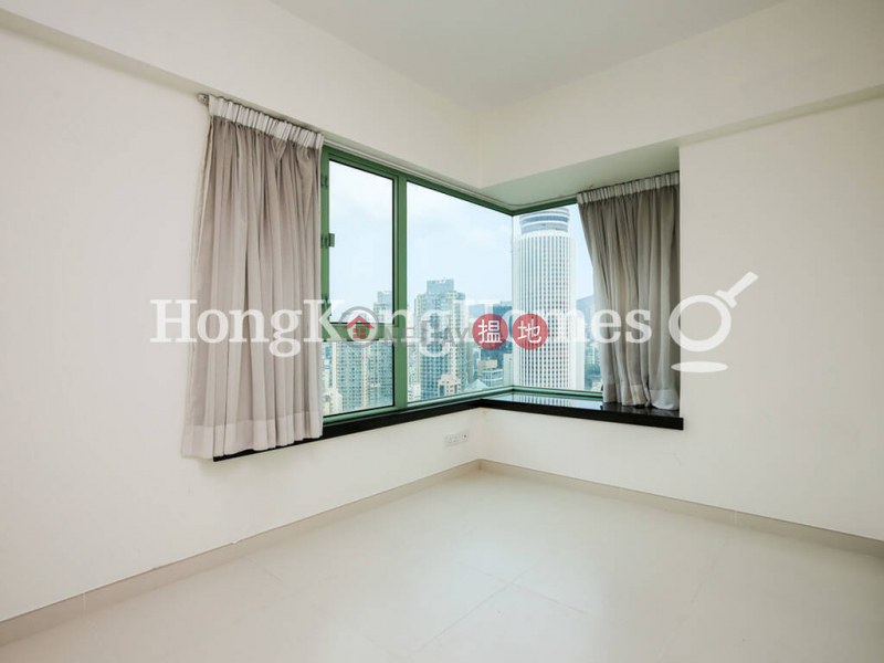 HK$ 33,000/ month | Royal Court Wan Chai District, 3 Bedroom Family Unit for Rent at Royal Court