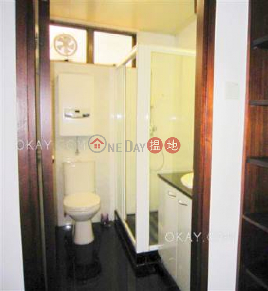 HK$ 65,000/ month, Amber Garden | Wan Chai District | Beautiful 3 bedroom with balcony & parking | Rental