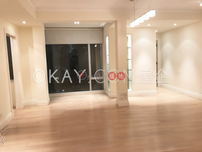 Unique 3 bedroom with parking | For Sale, 130-132 Green Lane Court 箕璉閣130-132號 Sales Listings | Wan Chai District (OKAY-S5638)