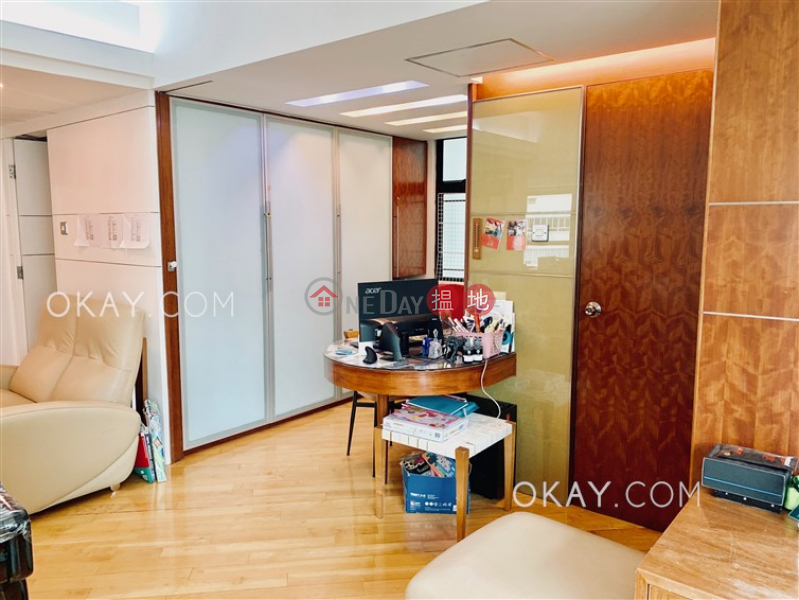 Gorgeous 2 bedroom in Mid-levels West | For Sale | Cimbria Court 金碧閣 Sales Listings