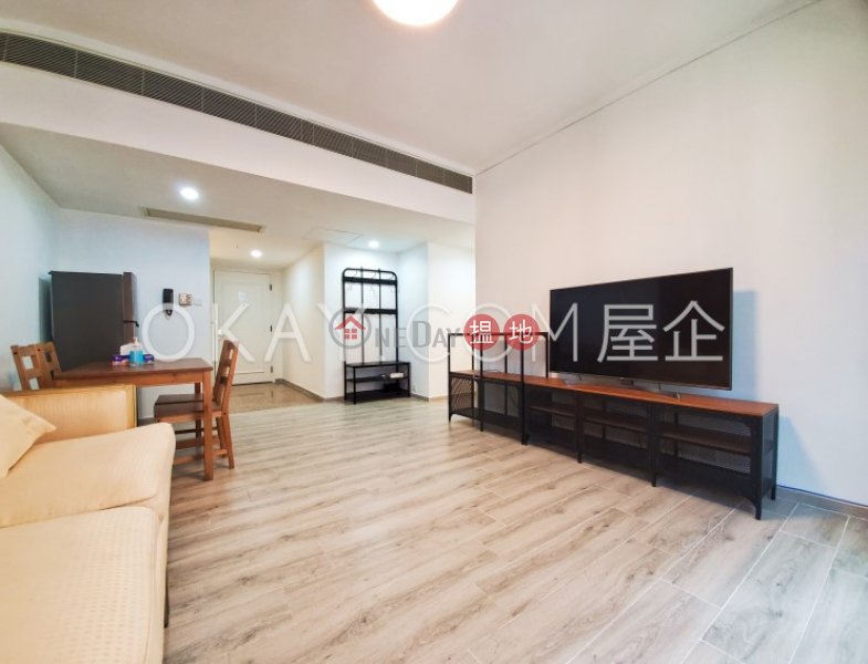 Popular 1 bedroom in Wan Chai | For Sale, Convention Plaza Apartments 會展中心會景閣 Sales Listings | Wan Chai District (OKAY-S20734)