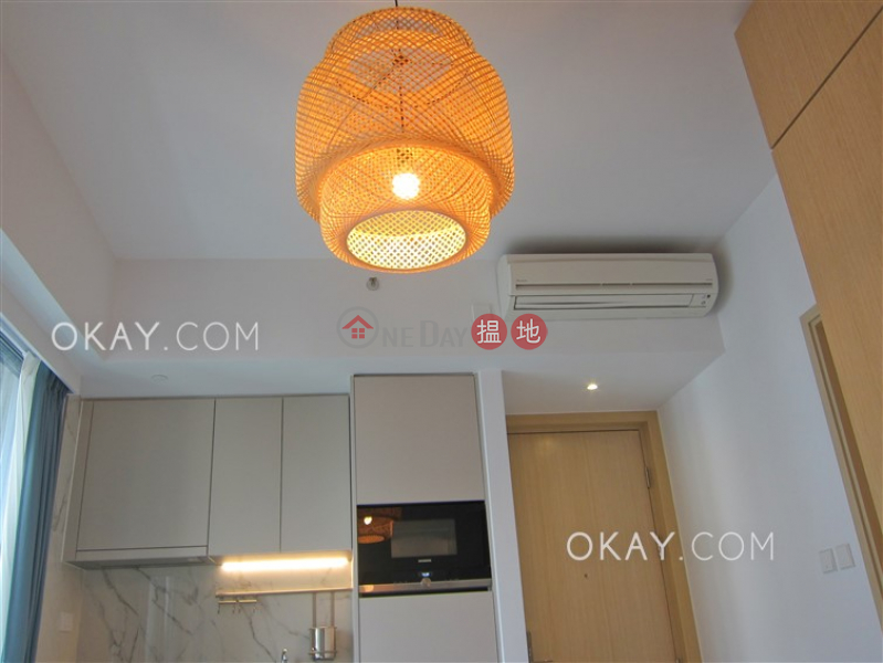 Intimate high floor with balcony | Rental | Resiglow Pokfulam RESIGLOW薄扶林 Rental Listings