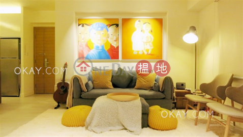 Popular 1 bedroom with parking | For Sale | Pine Gardens 松苑 _0