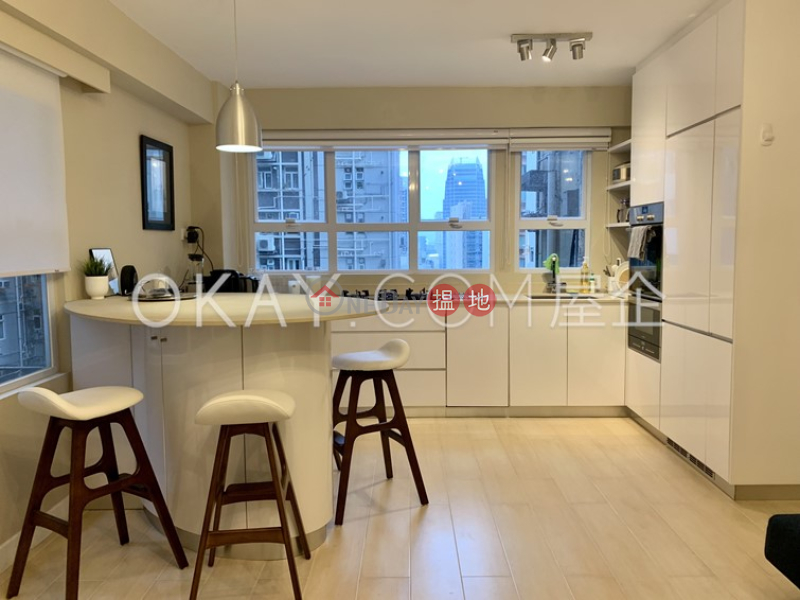 Tasteful 1 bedroom in Mid-levels West | For Sale | Ying Fai Court 英輝閣 Sales Listings