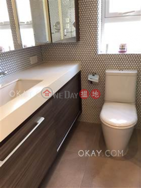 Tasteful 3 bedroom with parking | Rental, Miramar Villa 美麗邨 Rental Listings | Wan Chai District (OKAY-R75121)