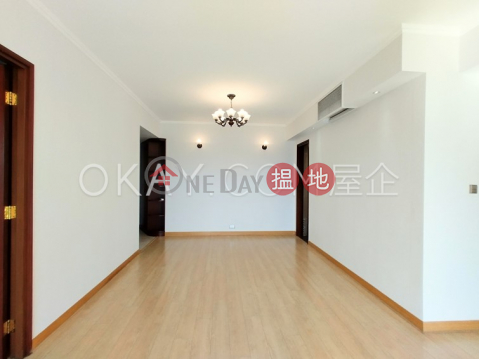 Rare 3 bedroom with balcony & parking | For Sale | ONE BEACON HILL PHASE1 畢架山一號1期 _0