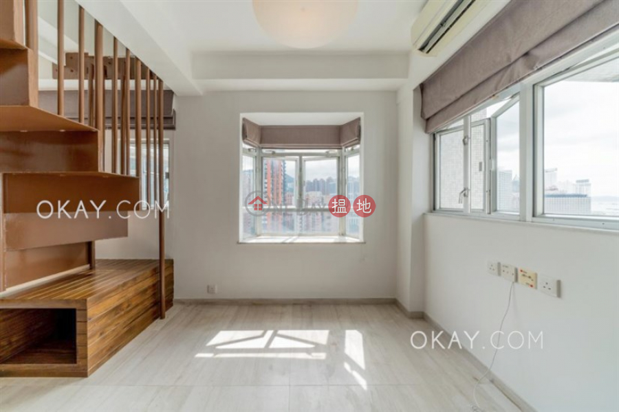 Lovely 1 bed on high floor with harbour views & rooftop | Rental | Lily Court 蓮花園 Rental Listings