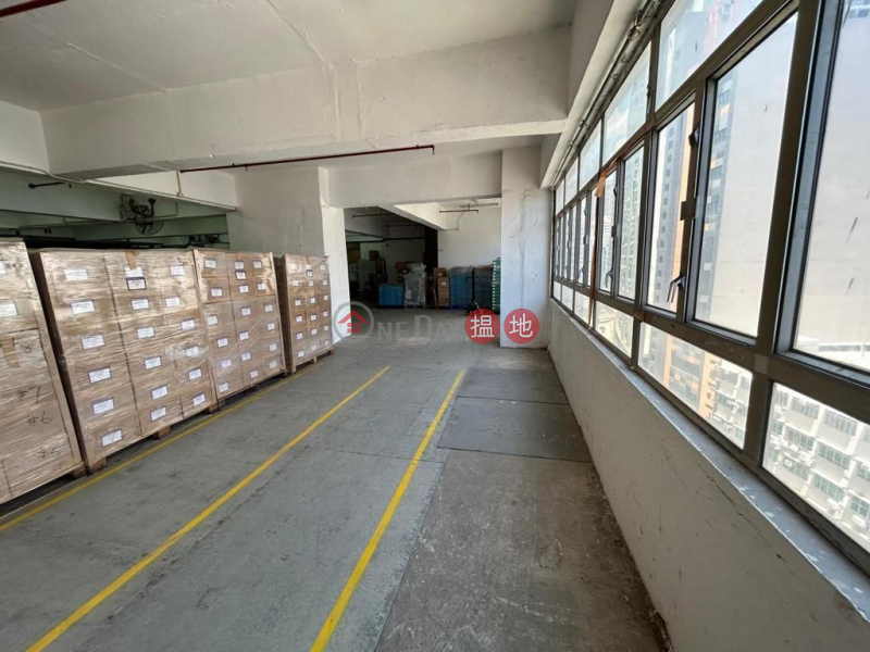 HK$ 57,600/ month Vigor Industrial Building Kwai Tsing District, Kwai Chung Huaji Industrial Building Rarely connected units for rent. Flat warehouse. There is an internal toilet. Xun