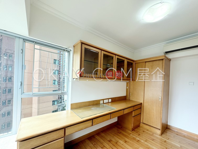 HK$ 31M, The Waterfront Phase 1 Tower 3, Yau Tsim Mong | Gorgeous 3 bedroom in Kowloon Station | For Sale