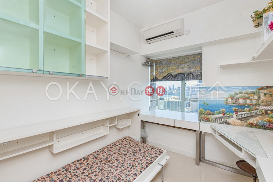 Charming 3 bed on high floor with sea views & balcony | Rental | Tower 2 The Victoria Towers 港景峯2座 Rental Listings
