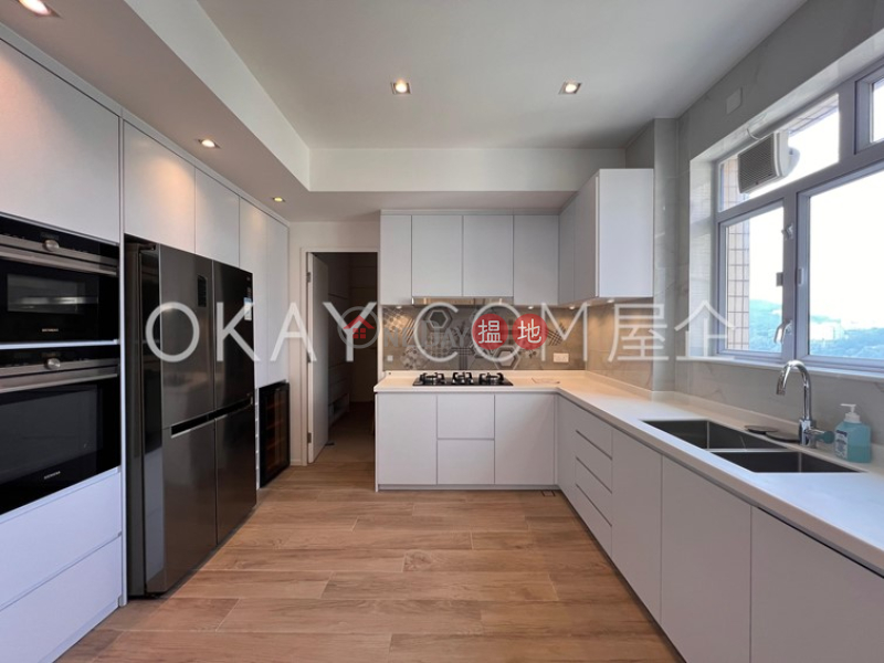 Luxurious 2 bedroom with parking | Rental | Vivian Court 瑞燕大廈 Rental Listings