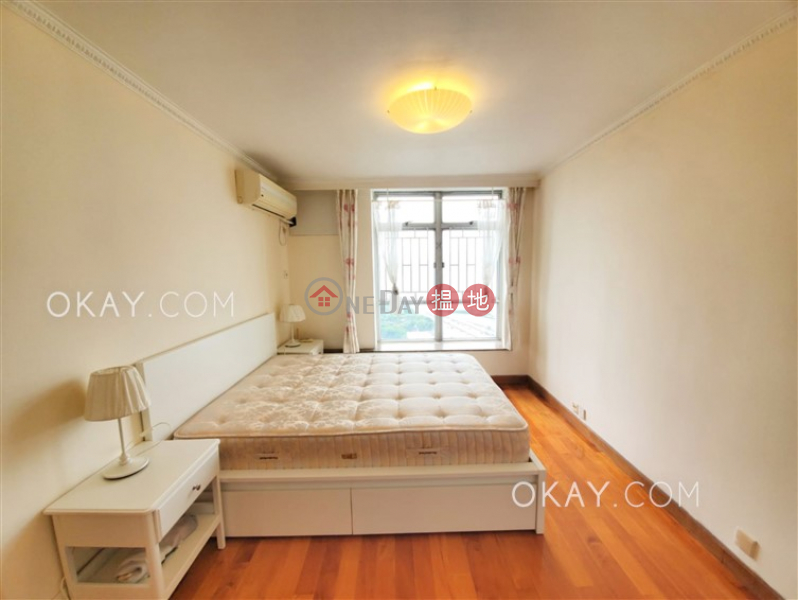 HK$ 45,000/ month | (T-34) Banyan Mansion Harbour View Gardens (West) Taikoo Shing Eastern District, Unique 3 bedroom on high floor with sea views & balcony | Rental