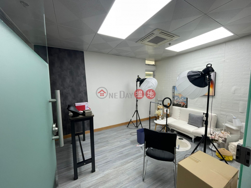 Kwai Chung Kwai Tak Industrial Center: Bright And Quite New Office Deco With Distinct Partitions | Kwai Tak Industrial Centre 葵德工業中心 Rental Listings