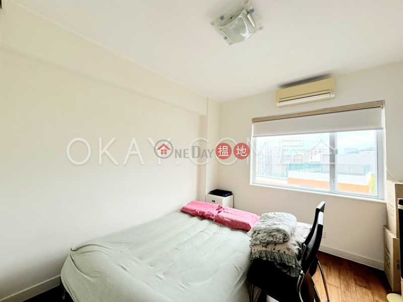 HK$ 23.8M | Summit Court | Eastern District, Efficient 3 bed on high floor with balcony & parking | For Sale