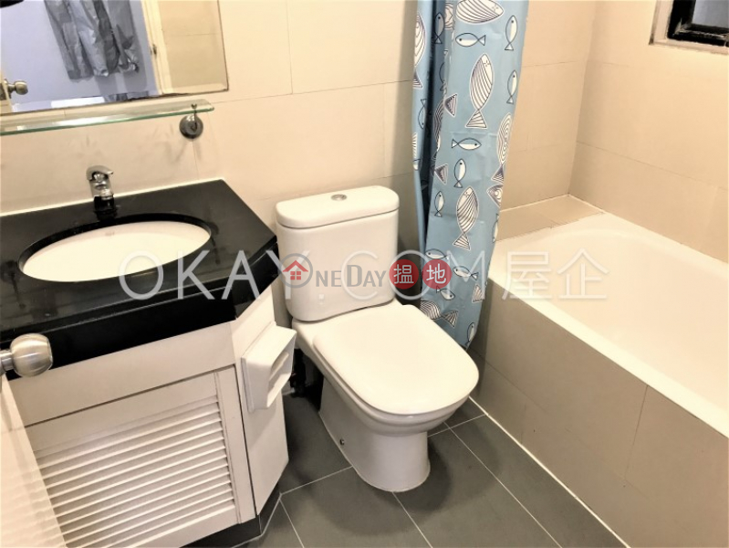 HK$ 32,800/ month, Valiant Park, Western District, Luxurious 3 bedroom with sea views & parking | Rental
