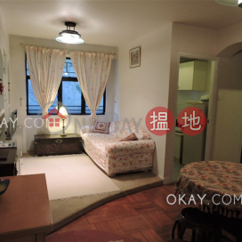 Stylish 2 bedroom with rooftop | For Sale | Fullview Villa 豐榮苑 _0