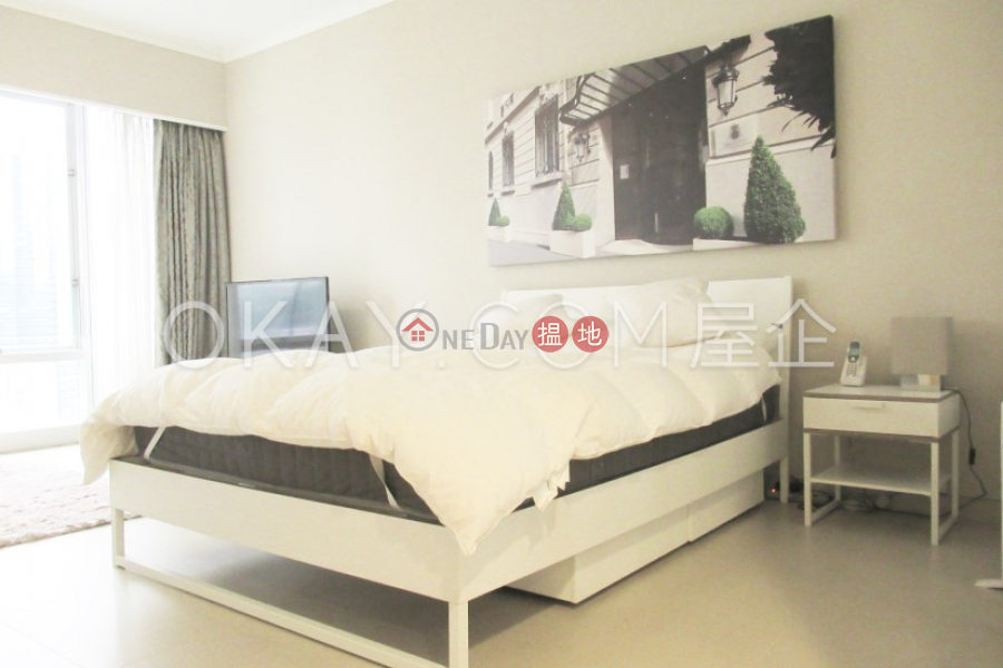 Lovely studio on high floor with sea views | For Sale | Convention Plaza Apartments 會展中心會景閣 Sales Listings
