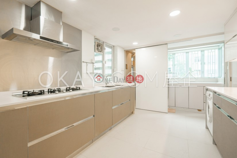 Stylish 4 bedroom with balcony & parking | For Sale | Right Mansion 利德大廈 Sales Listings
