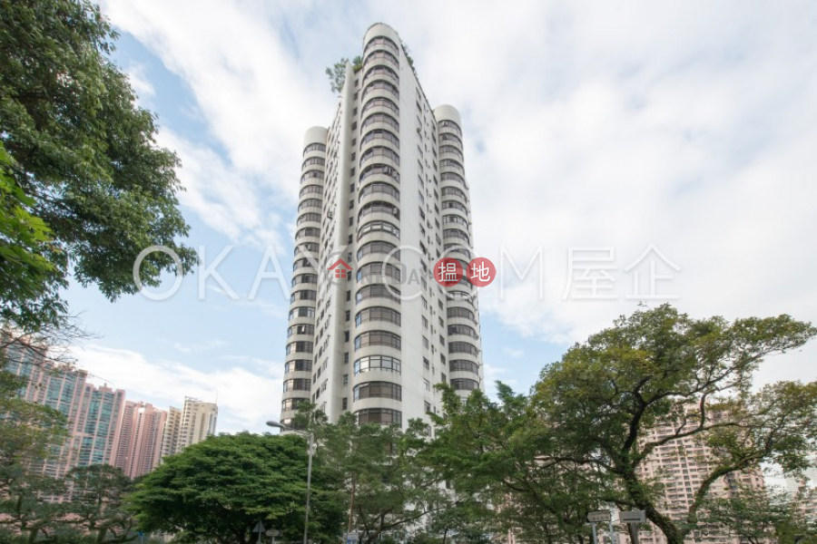 Gorgeous 3 bedroom with parking | For Sale | Po Garden 寶園 Sales Listings