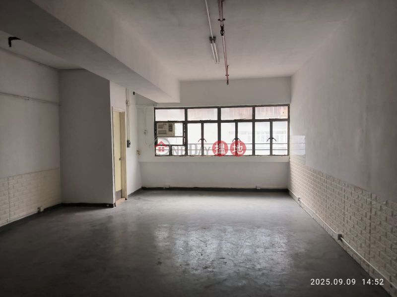 Warehouse office decoration, Sun Hing Industrial Building 新興工業大廈 Rental Listings | Tuen Mun (JOHNN-6437707456)