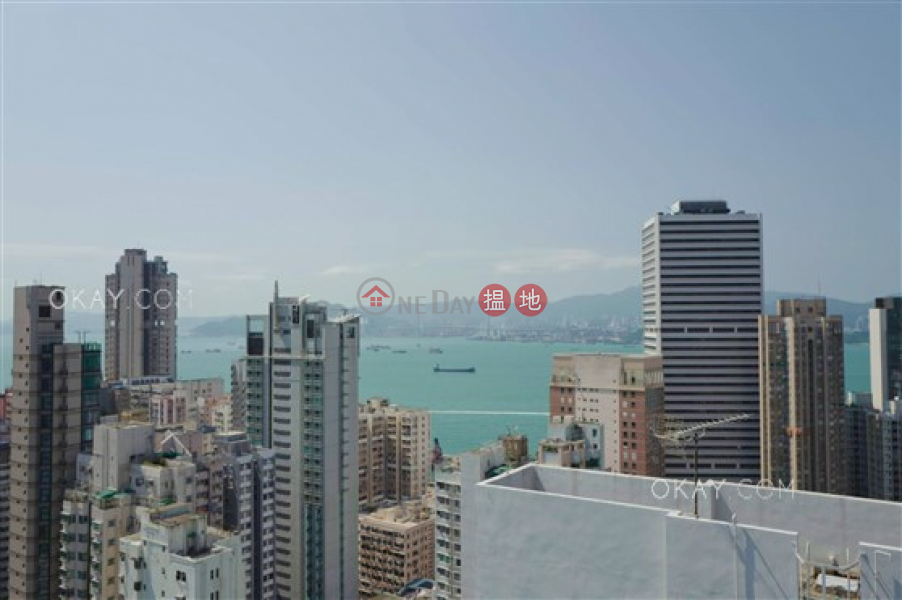 Generous 2 bedroom on high floor with rooftop | For Sale | Fortune Villa 富山苑 Sales Listings