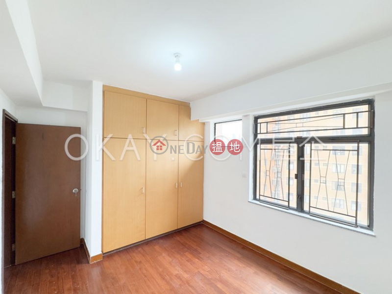 HK$ 44,300/ month | Wylie Court | Yau Tsim Mong Nicely kept 3 bedroom with balcony & parking | Rental