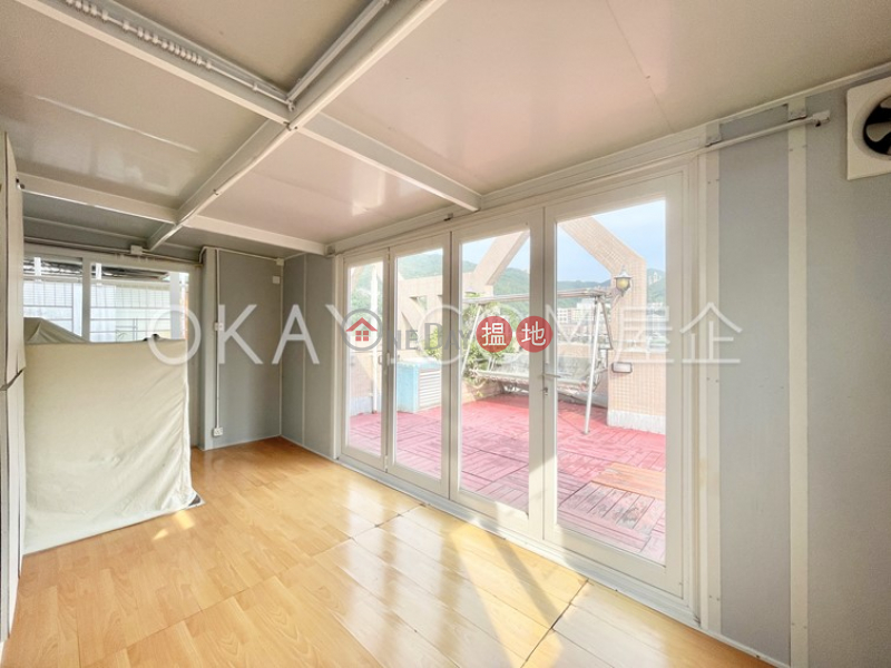 HK$ 28,000/ month, Malibu Garden | Wan Chai District | Charming 2 bedroom on high floor with rooftop & parking | Rental