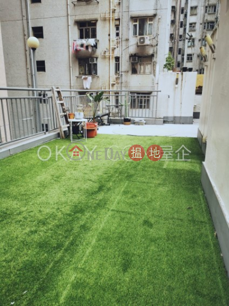 Generous 2 bedroom on high floor with rooftop | For Sale | 14 Tai Yuen Street 太原街14號 Sales Listings